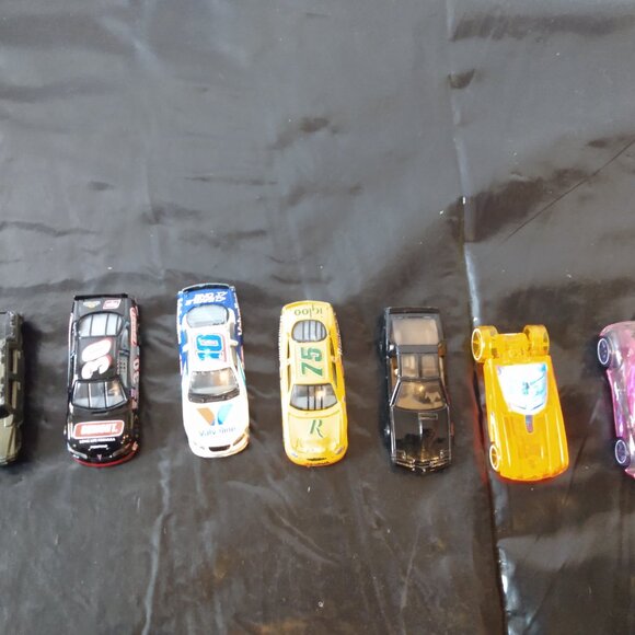 Hot wheels - Picture 2 of 13